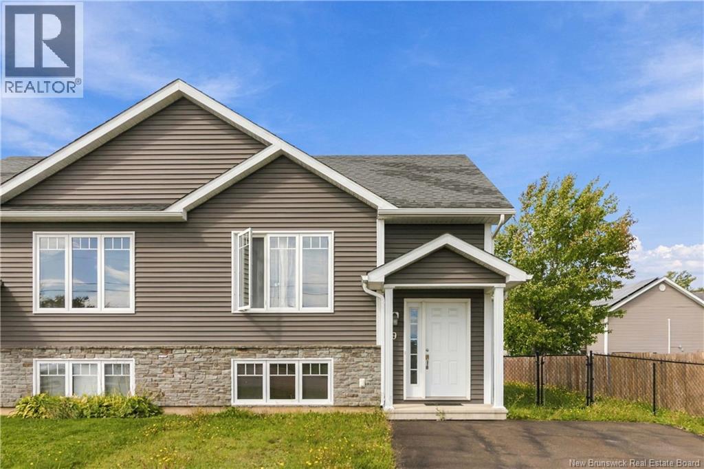 9 Forest Oak Court Property Photo 1