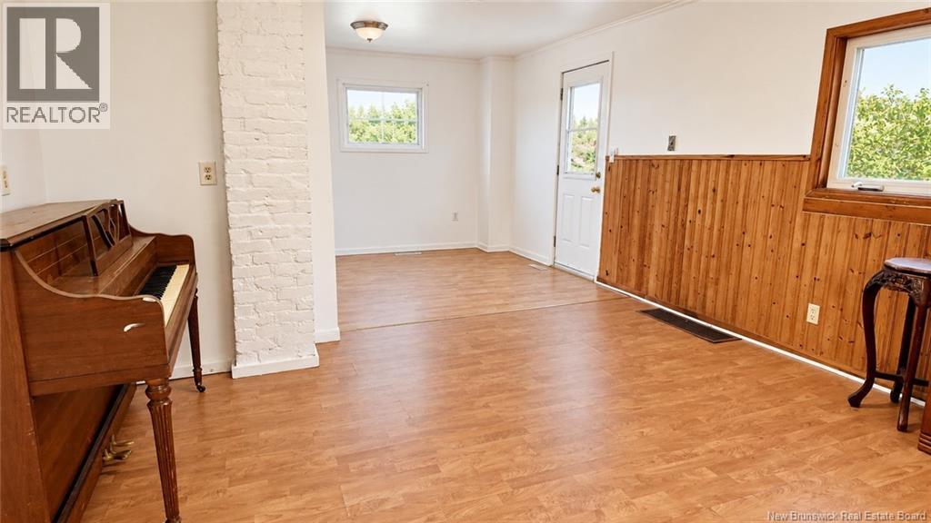 433 Woodville Road Property Photo 7