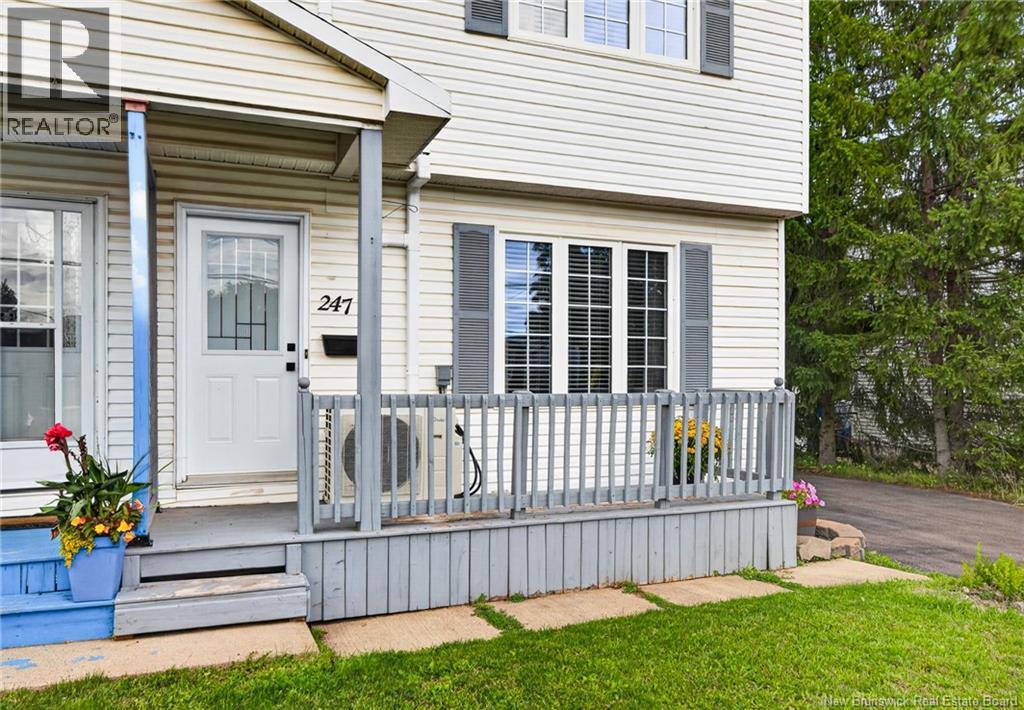 247 Kendra Street Property Photo 3