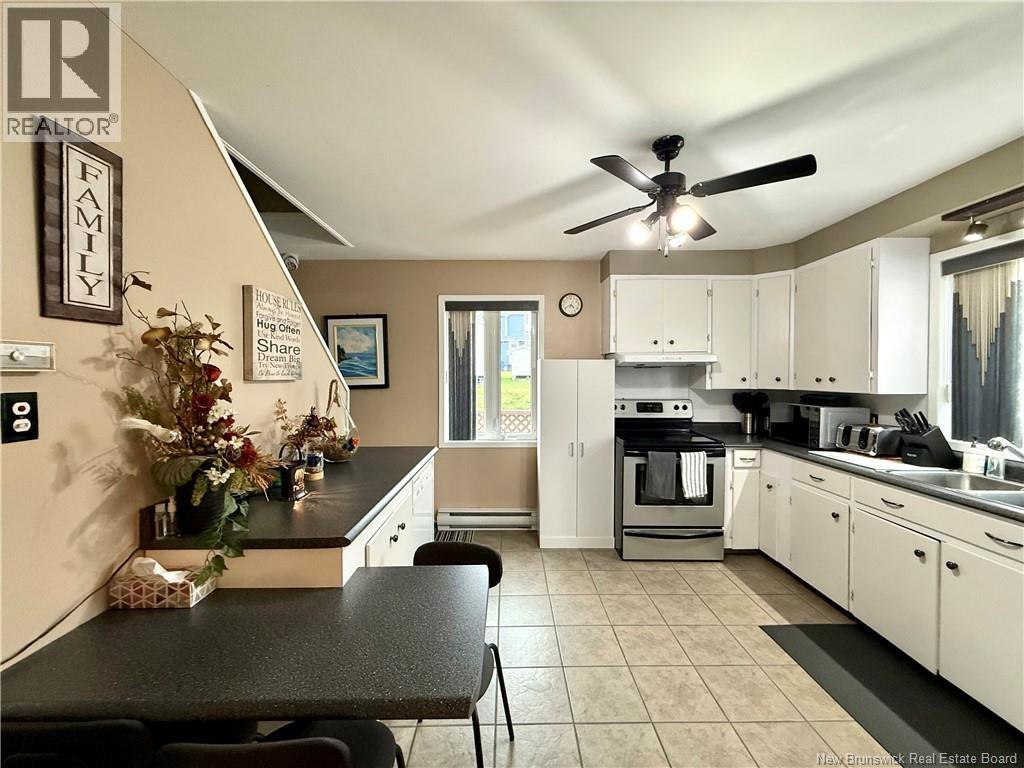 125 42e Avenue Property Photo 9