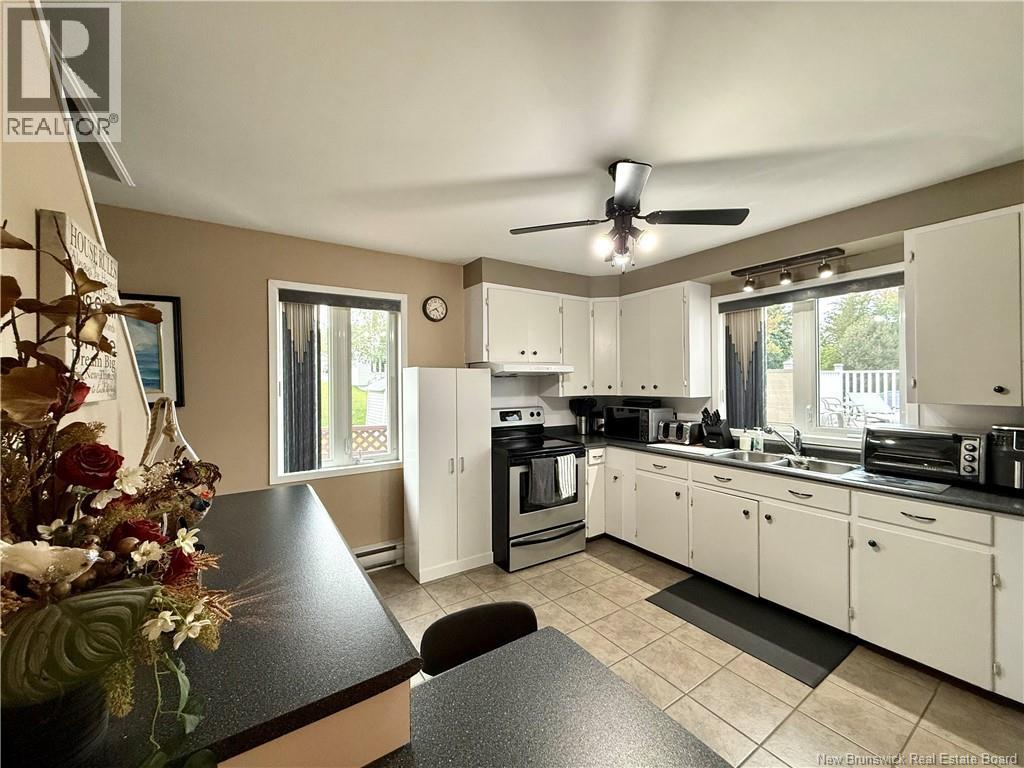 125 42e Avenue Property Photo 10