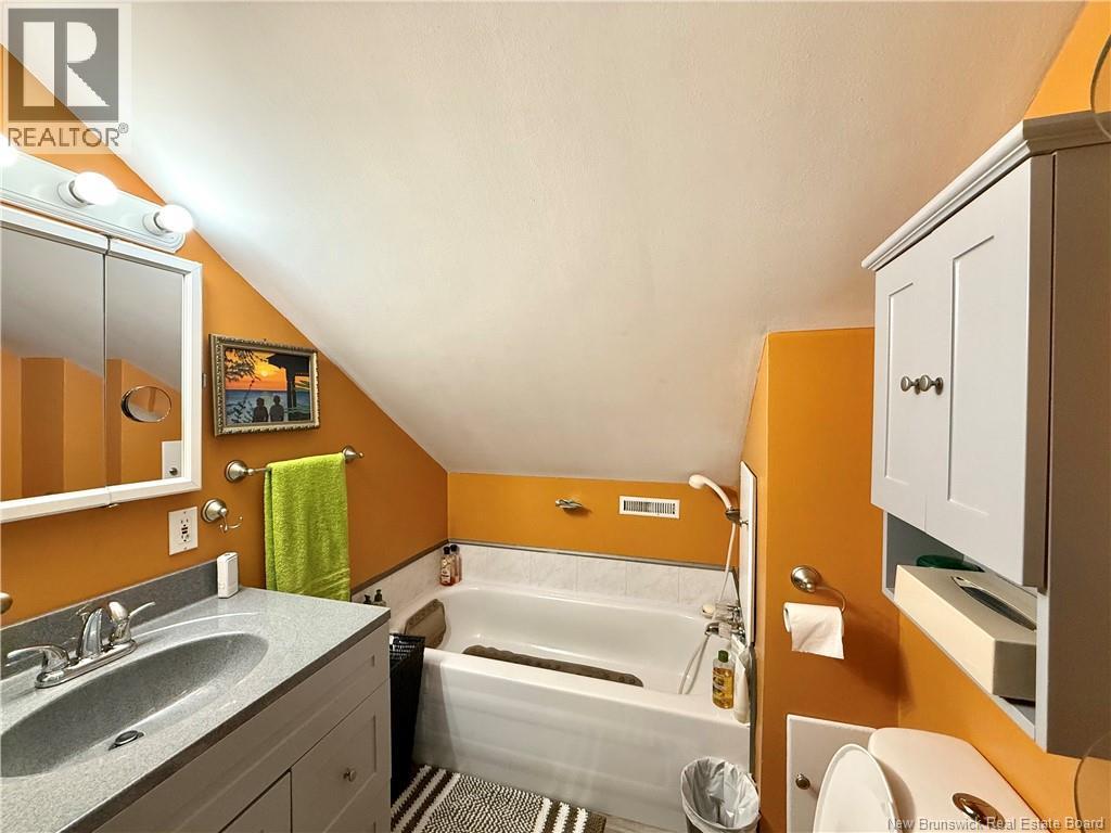 125 42e Avenue Property Photo 20