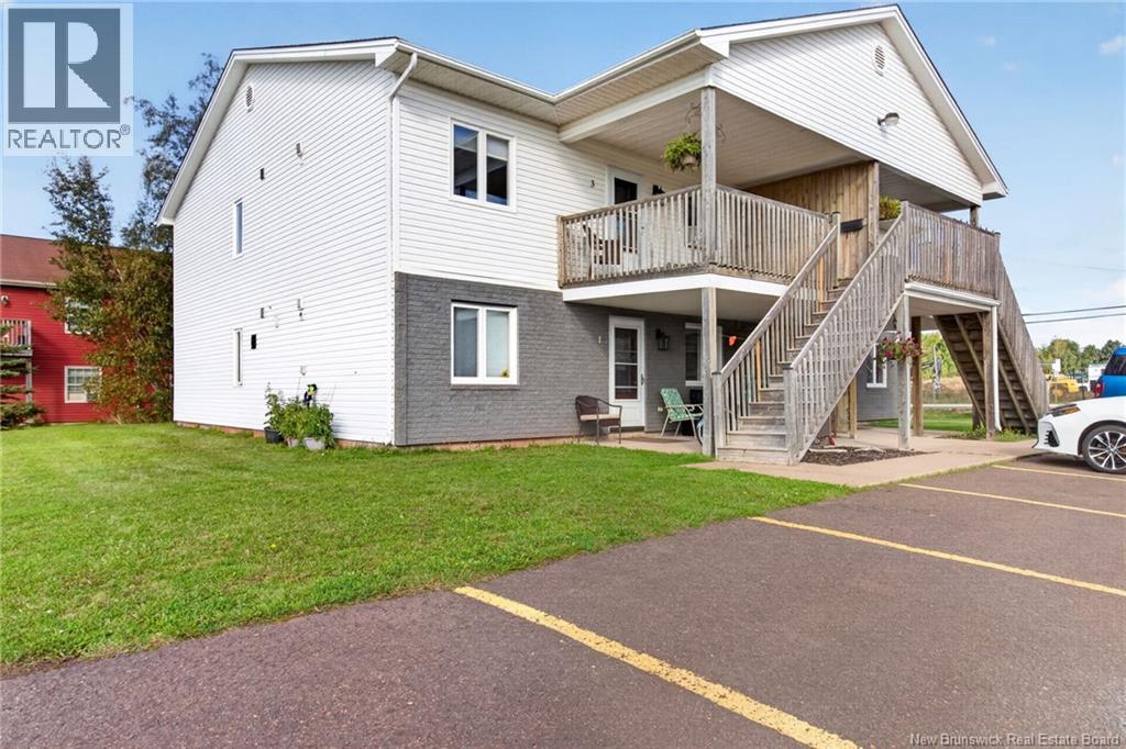 633 Whitepine Road Property Photo 2