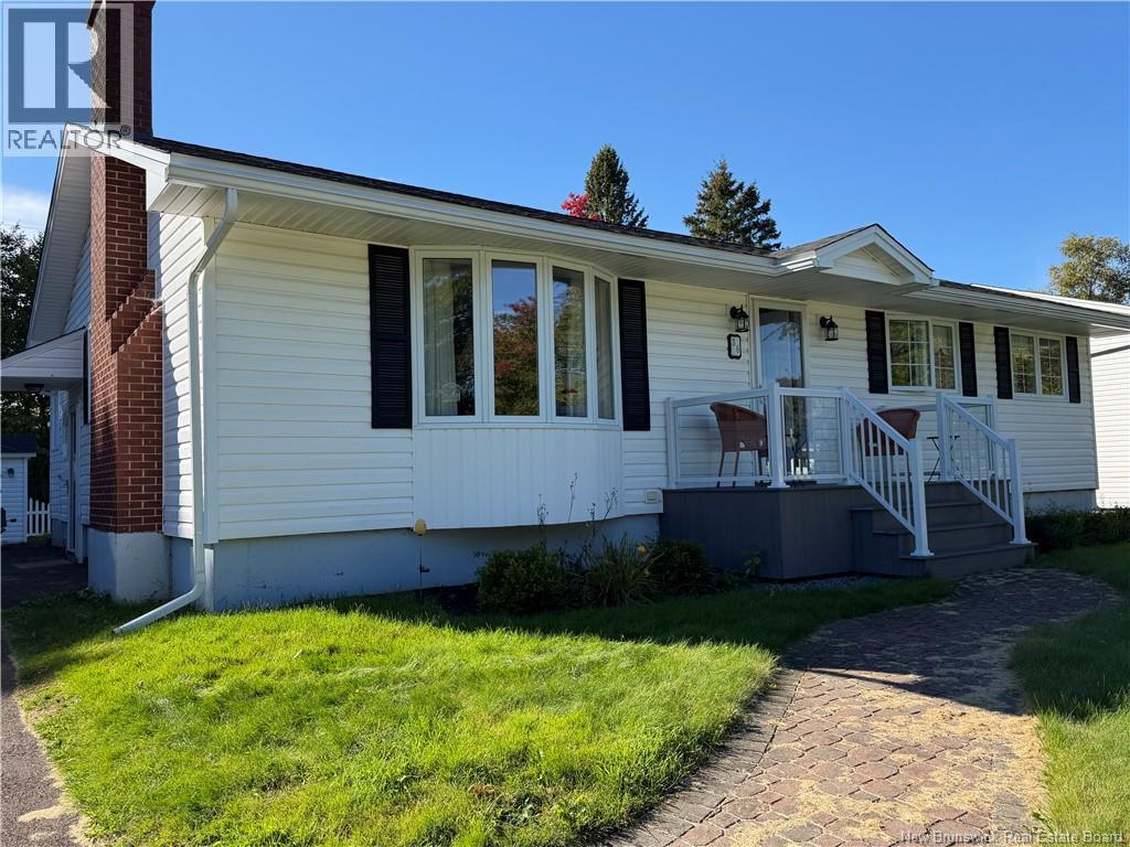 36 Lindsay Property Photo 1
