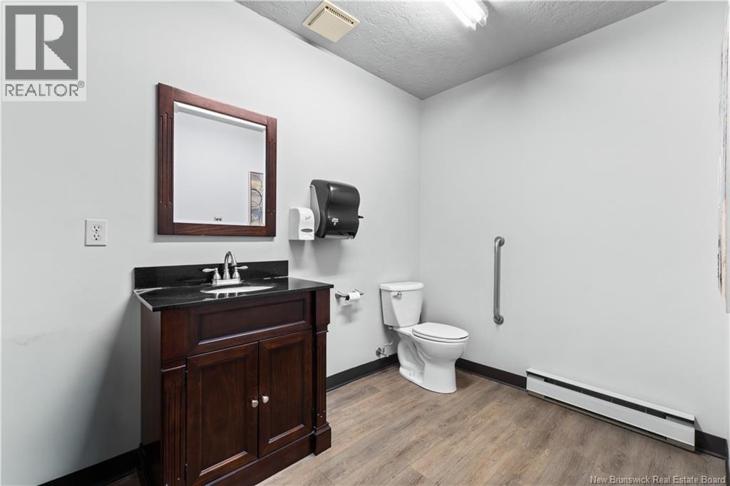 352 Main Street Property Photo 17