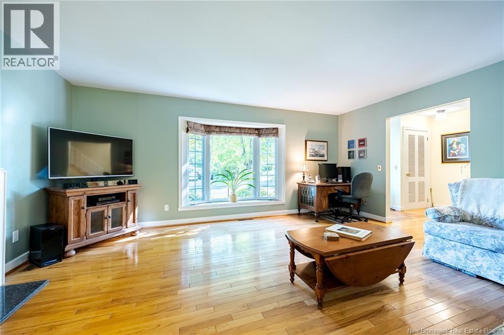 560 Squires Street Property Photo 6