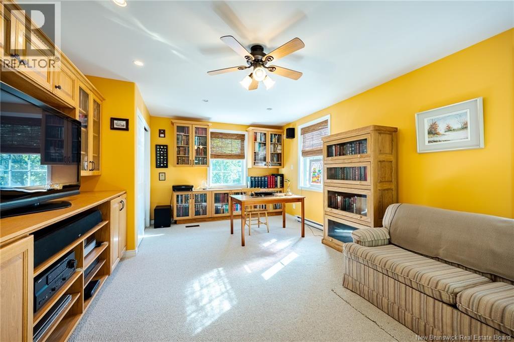 560 Squires Street Property Photo 18