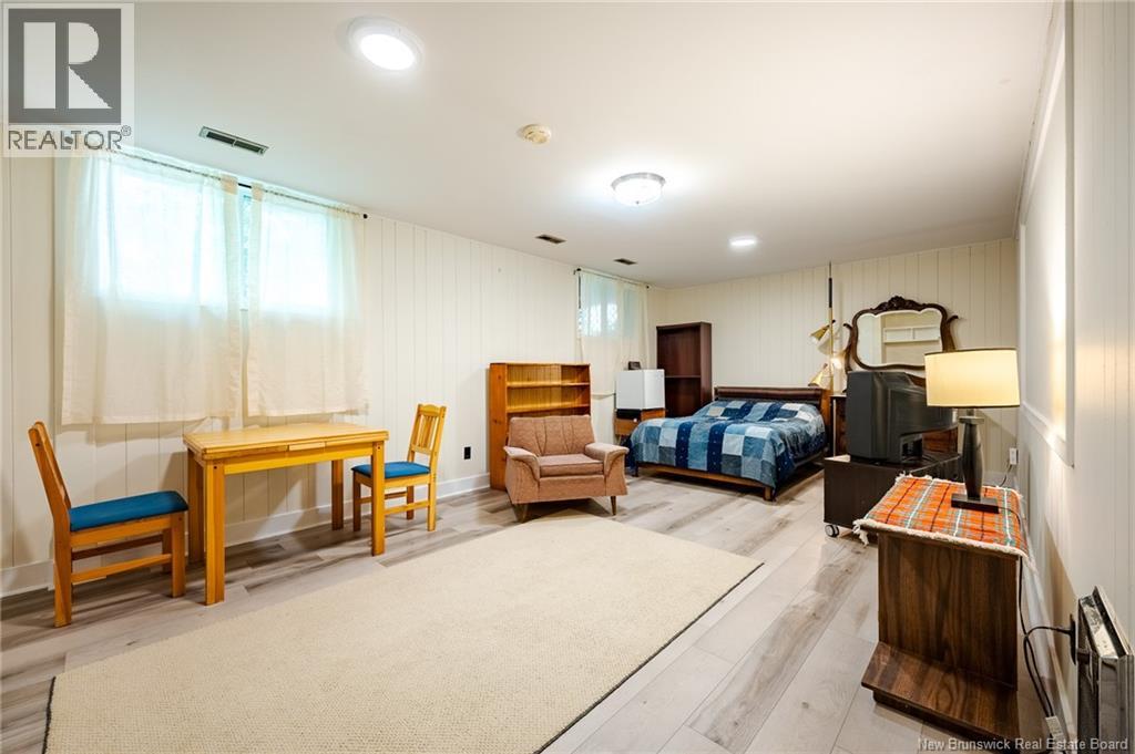 560 Squires Street Property Photo 22