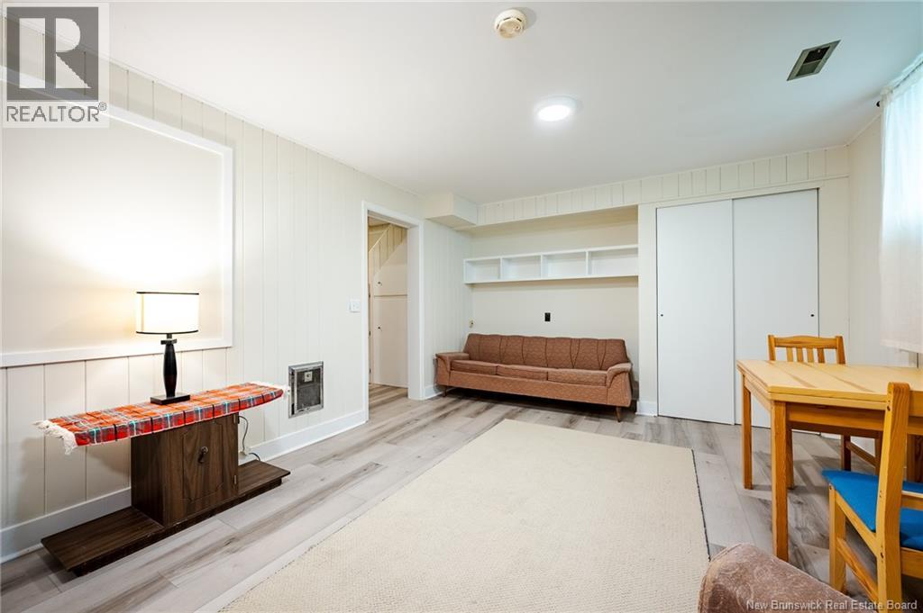 560 Squires Street Property Photo 23