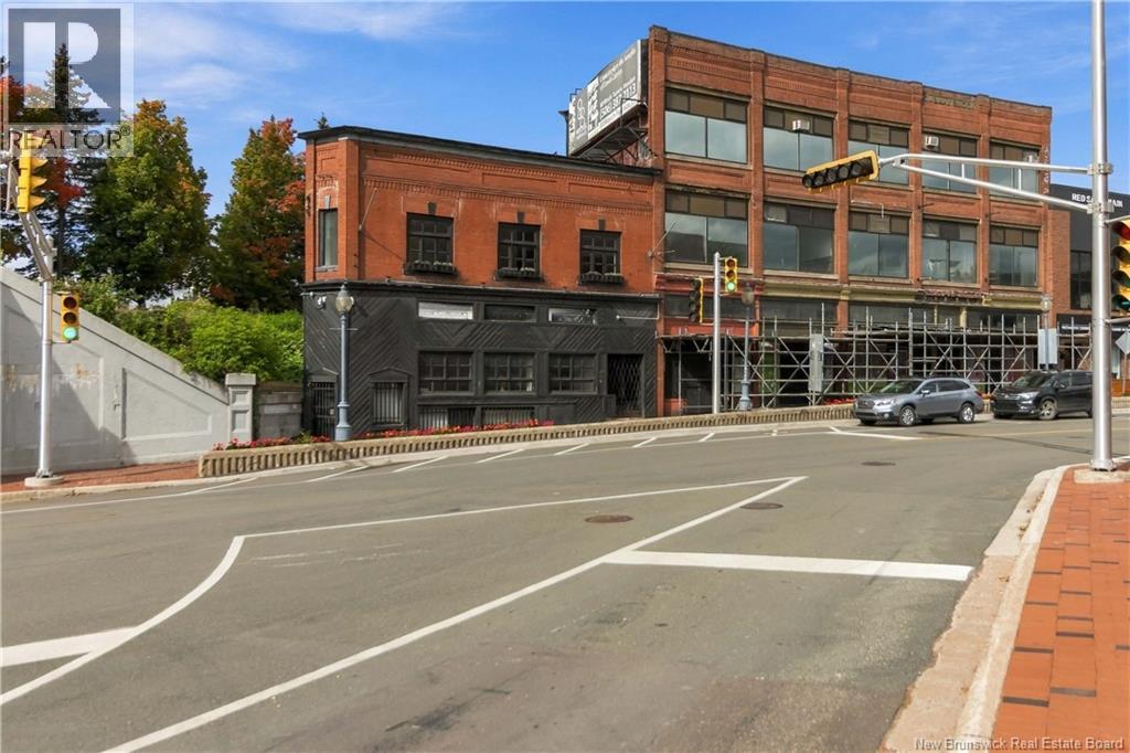 897-901 Main Street Property Photo 4