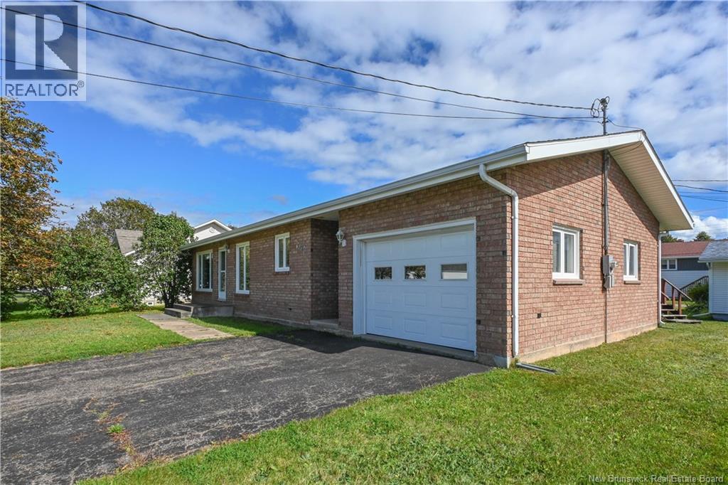 140 Des Saules Street Property Photo 3