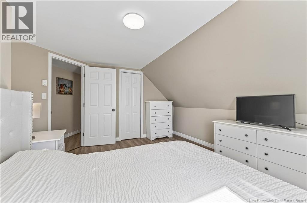 6 Armstrong Street Property Photo 29
