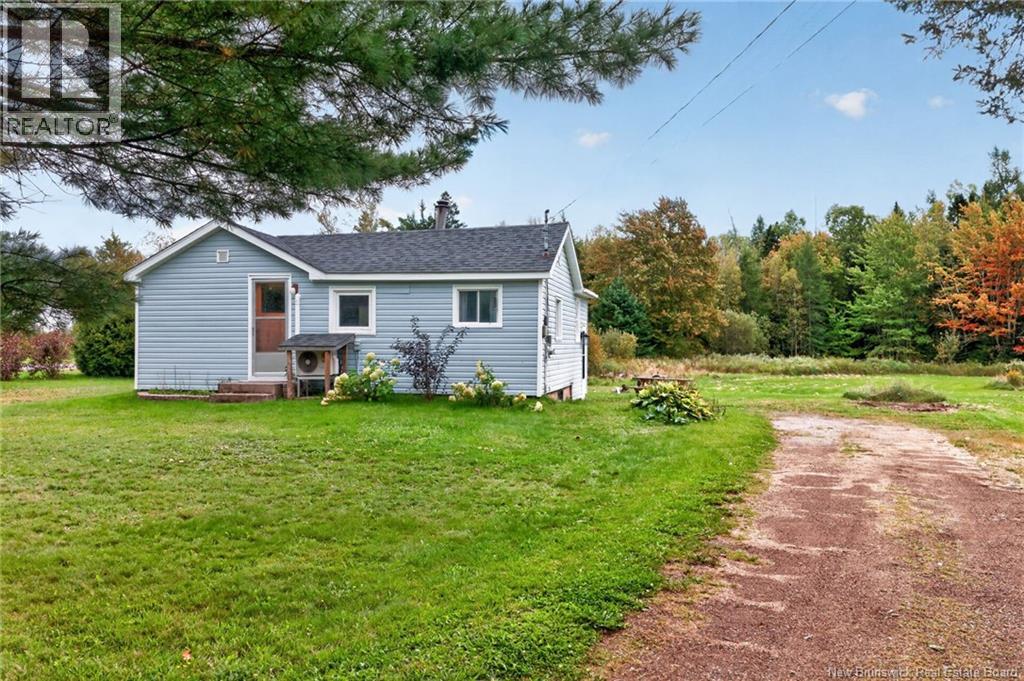 14 Salisbury Back Road