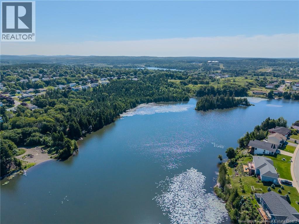 Mosaic Drive Property Photo 12