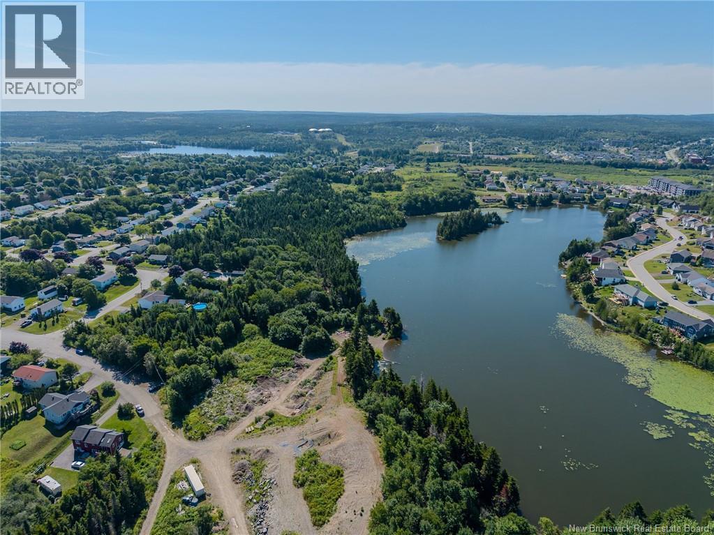 Mosaic Drive Property Photo 15