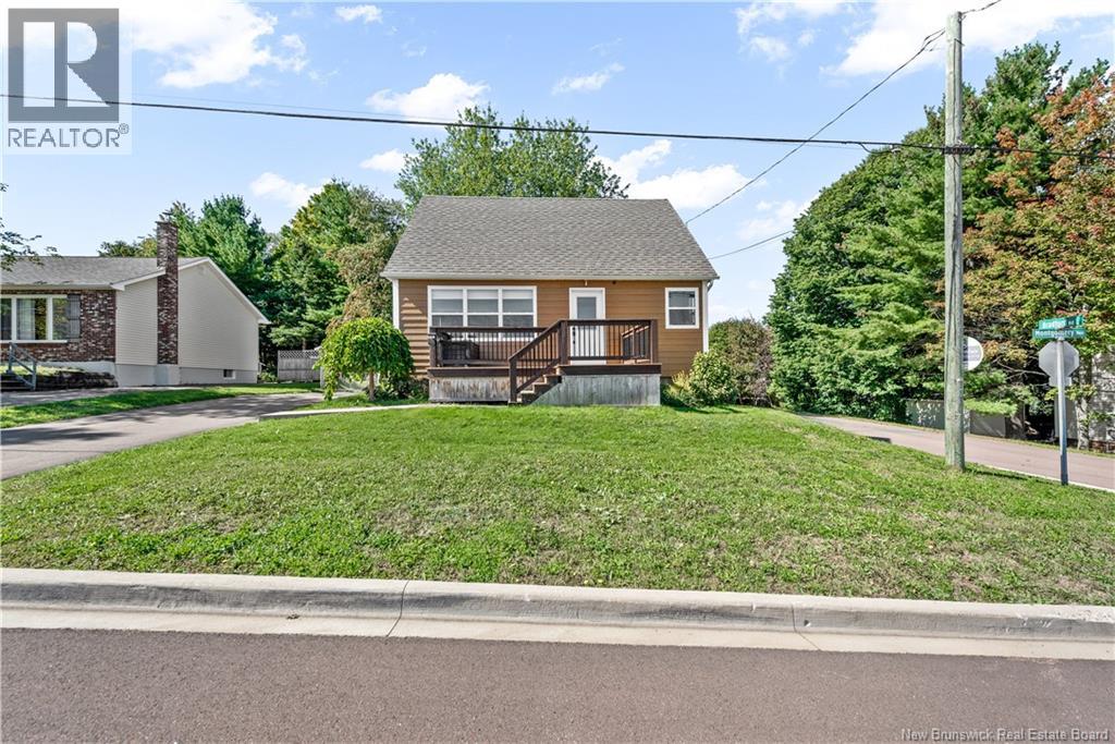 401 Montgomery Avenue Property Photo 1