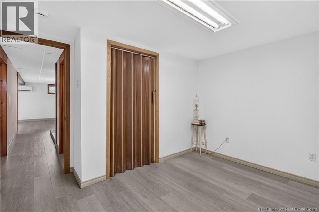 22 Ashburn Avenue Property Photo 41