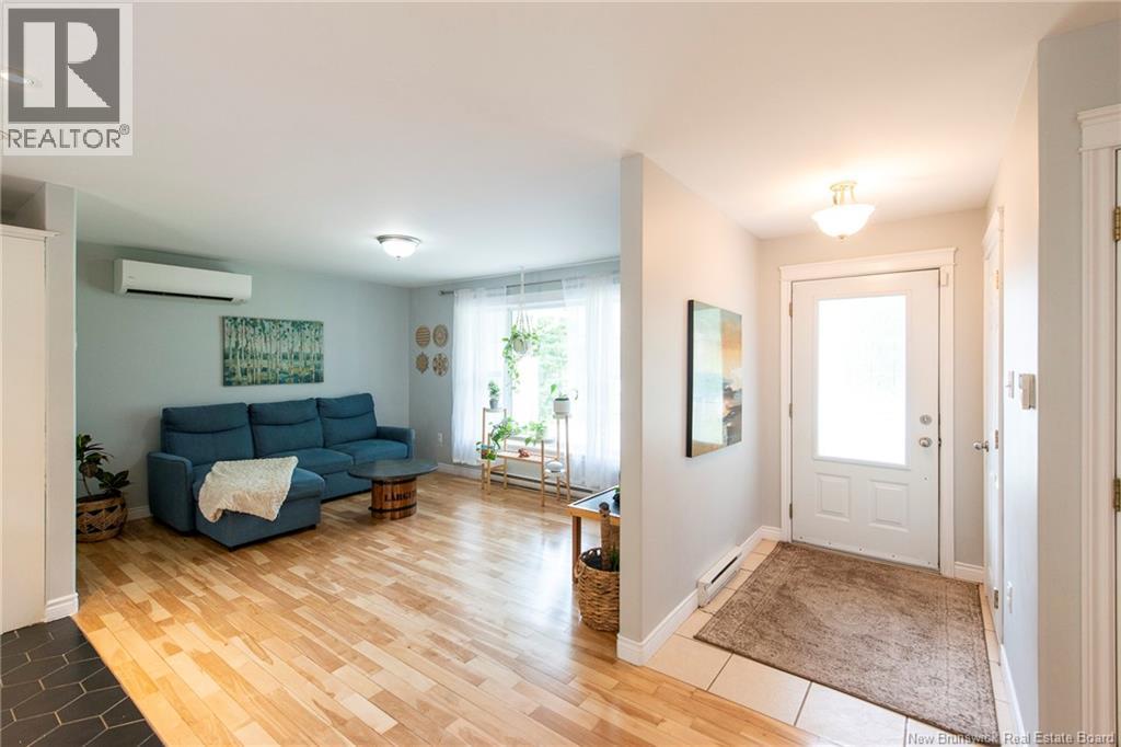 10 Queensbury Drive Property Photo 2