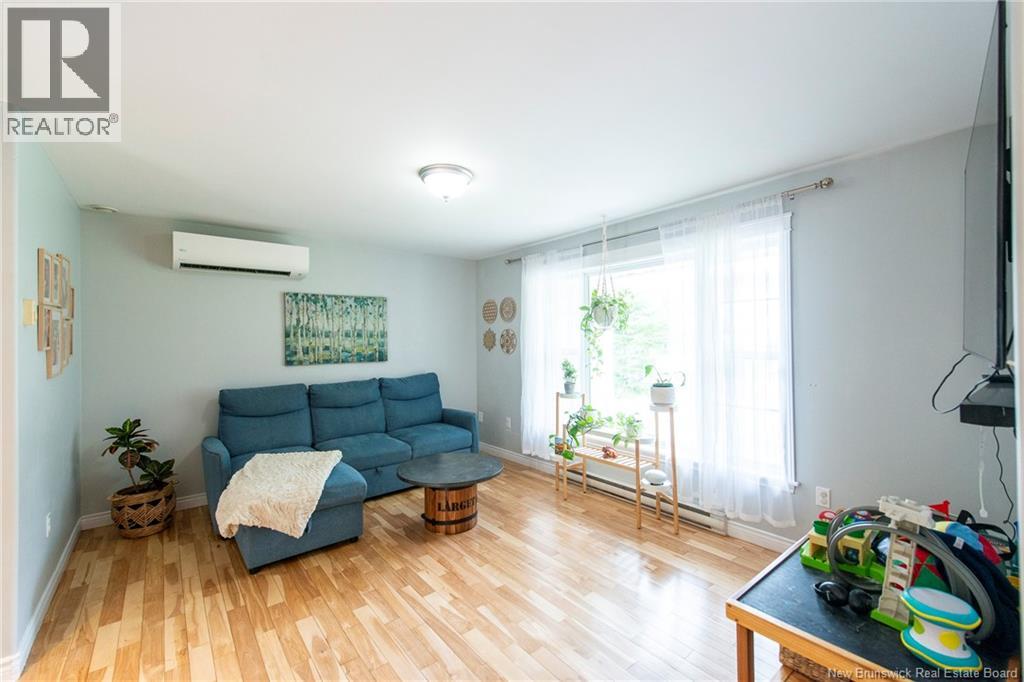 10 Queensbury Drive Property Photo 3