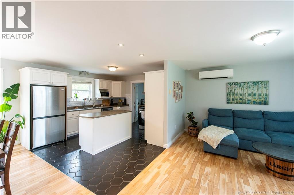 10 Queensbury Drive Property Photo 4
