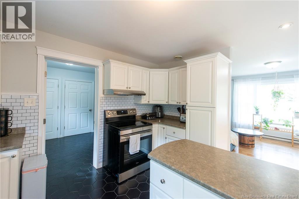 10 Queensbury Drive Property Photo 7