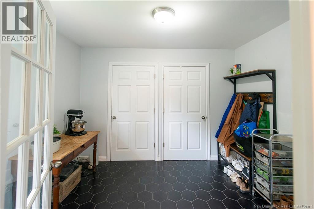 10 Queensbury Drive Property Photo 11