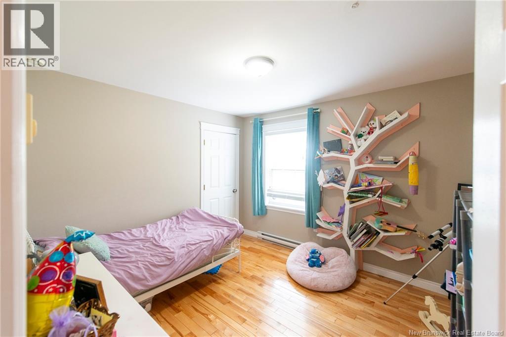 10 Queensbury Drive Property Photo 16