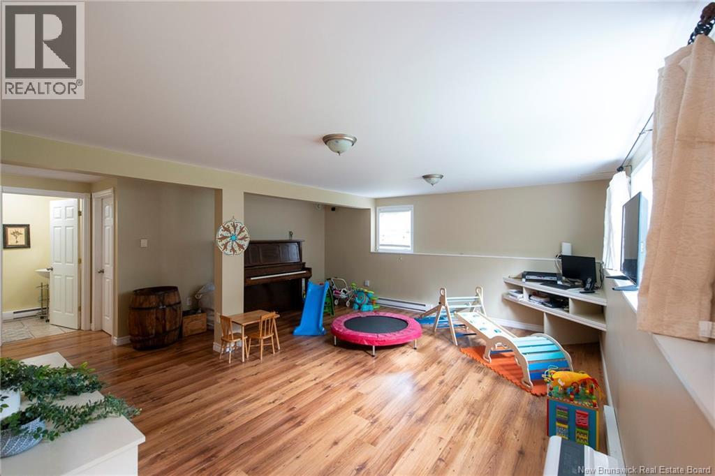 10 Queensbury Drive Property Photo 18