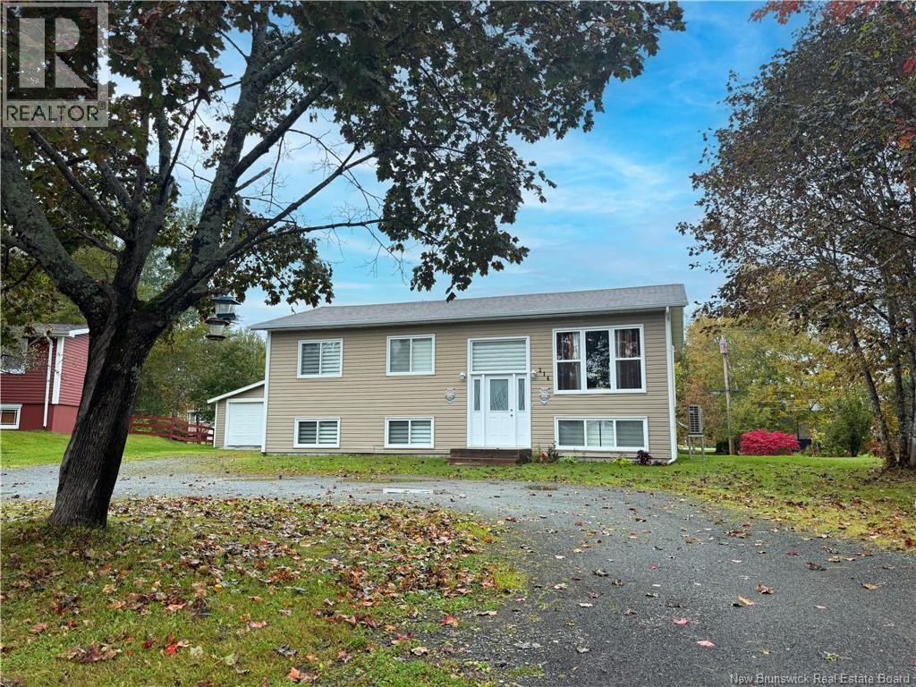 214 Maurice Crescent Property Photo 3