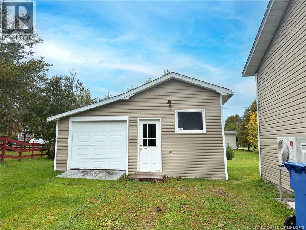 214 Maurice Crescent Property Photo 5