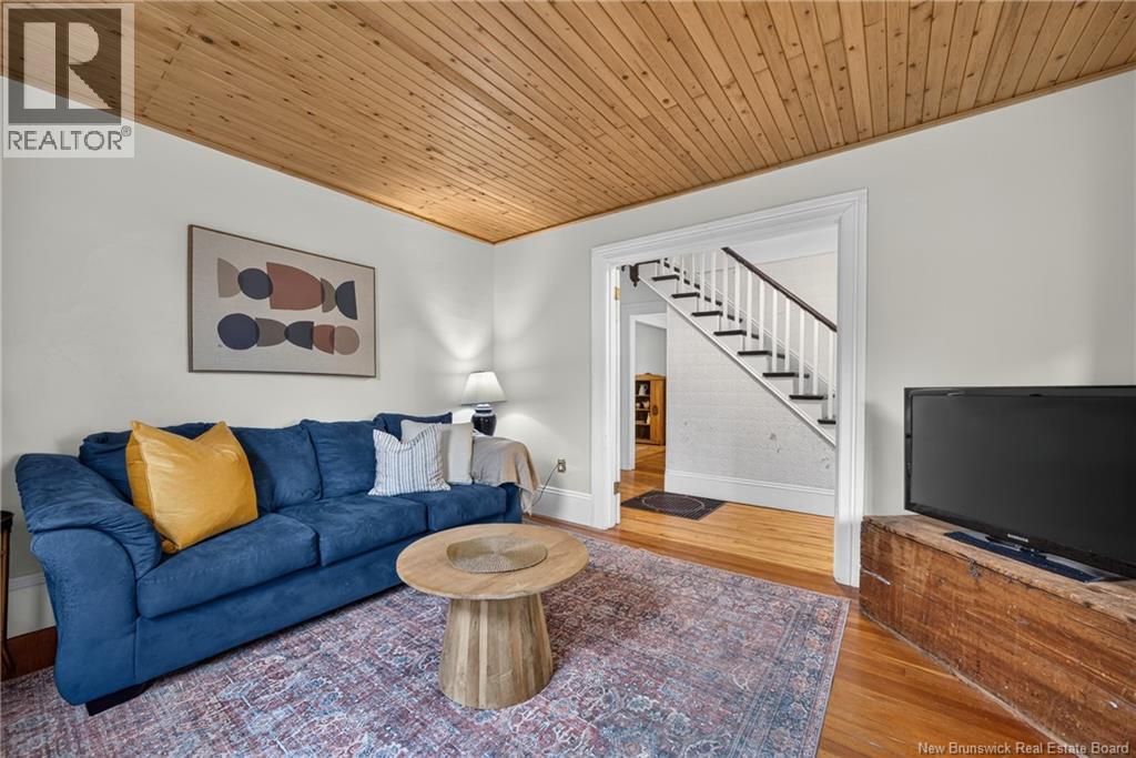 877 Barker Street Property Photo 2