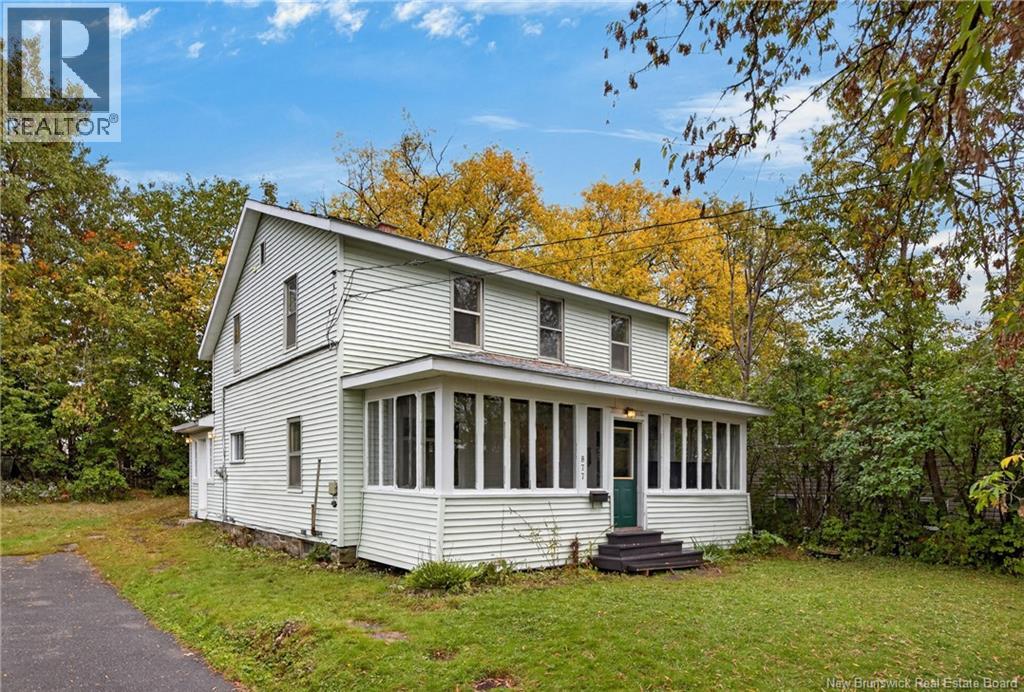 877 Barker Street Property Photo 6