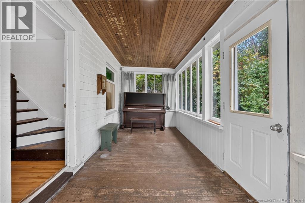 877 Barker Street Property Photo 7