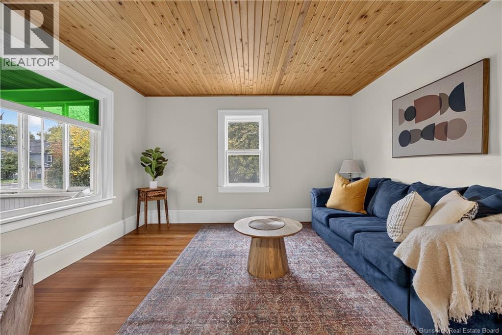 877 Barker Street Property Photo 11
