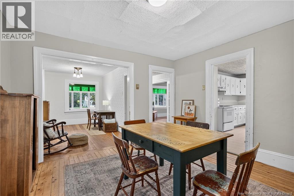 877 Barker Street Property Photo 13