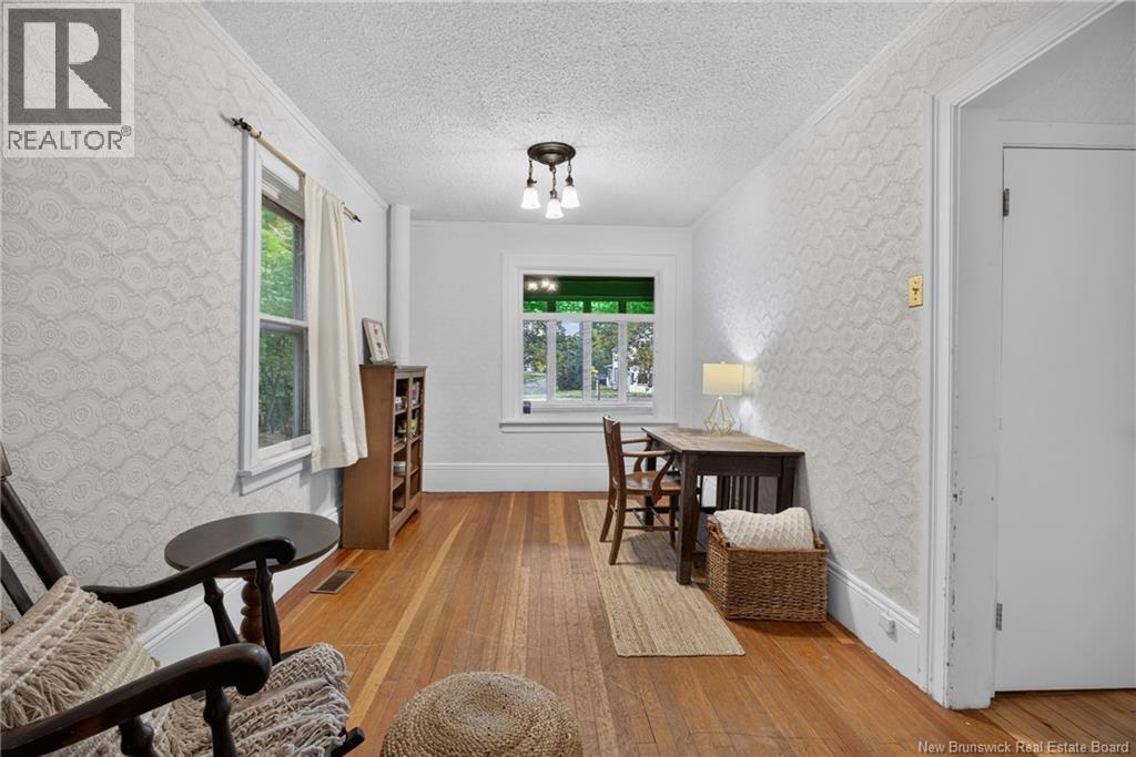 877 Barker Street Property Photo 14