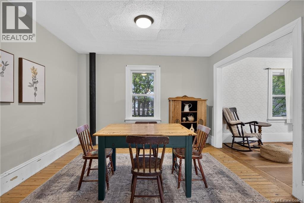 877 Barker Street Property Photo 15