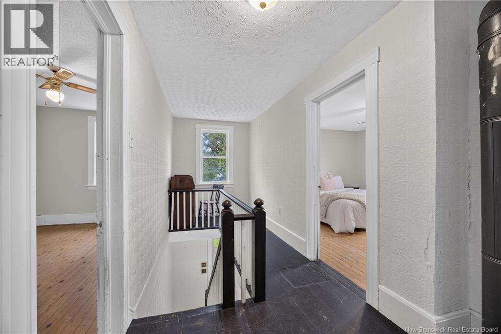 877 Barker Street Property Photo 21