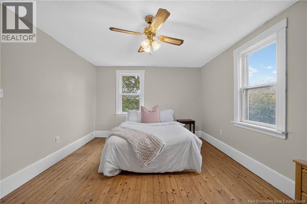 877 Barker Street Property Photo 23