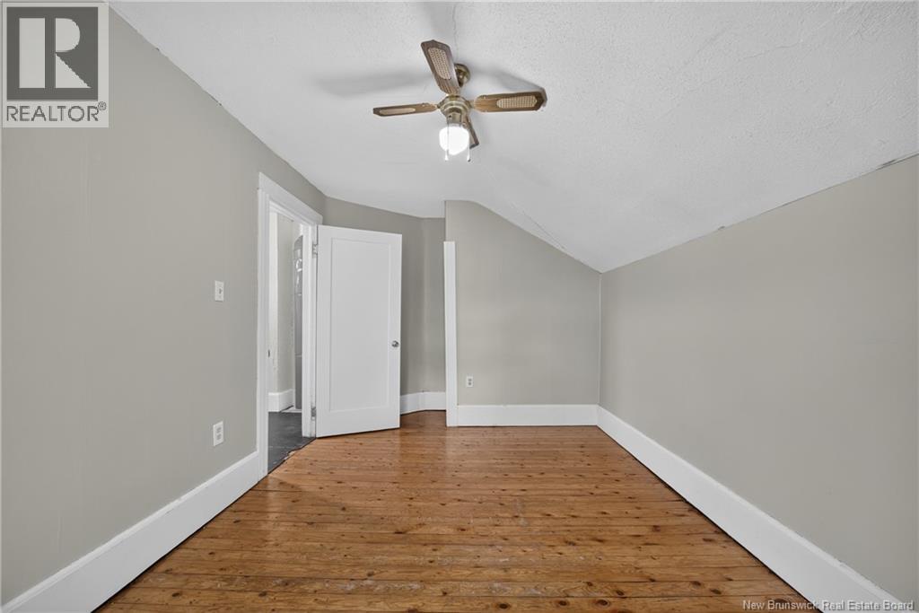 877 Barker Street Property Photo 28
