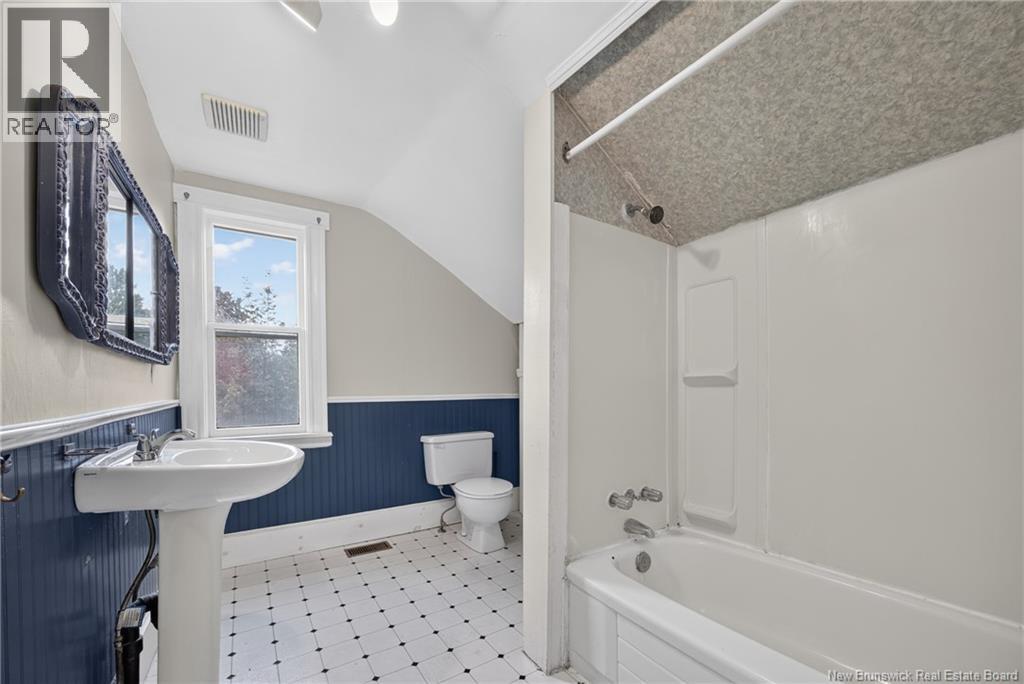 877 Barker Street Property Photo 29