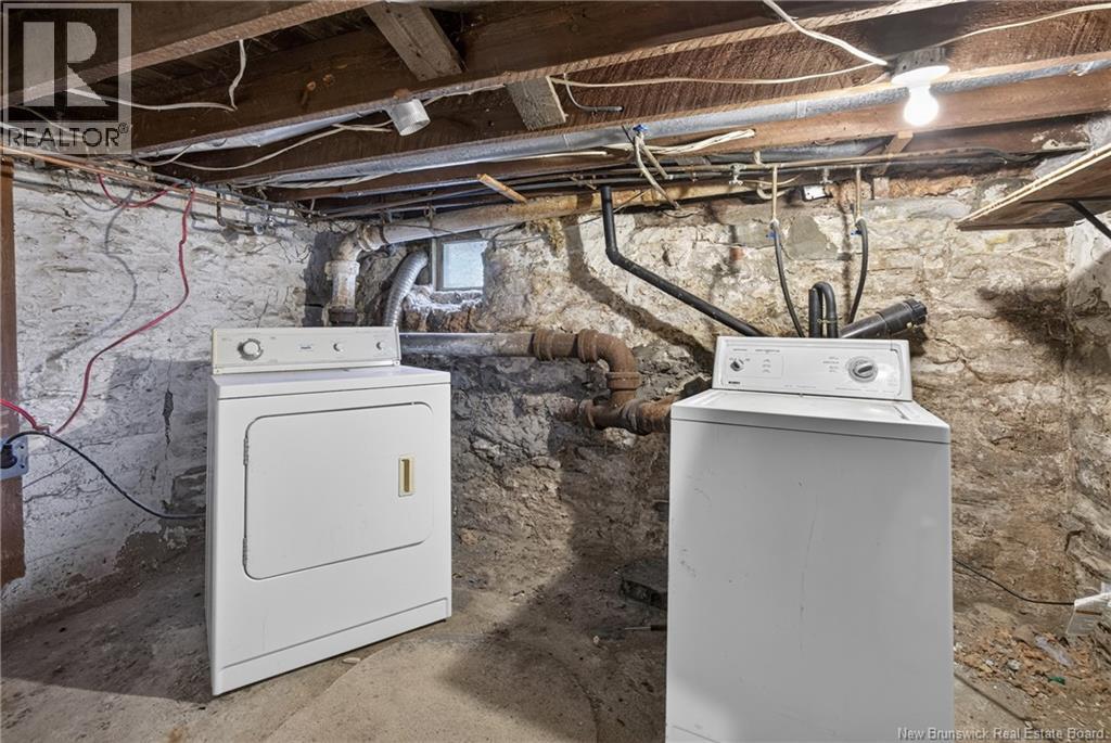 877 Barker Street Property Photo 31