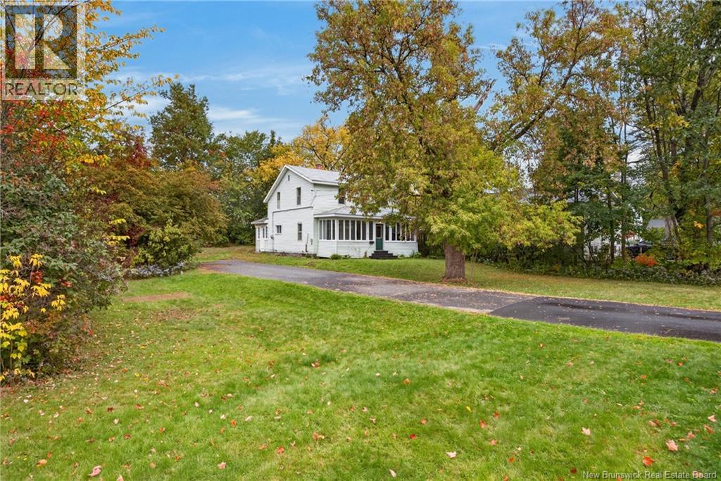 877 Barker Street Property Photo 32