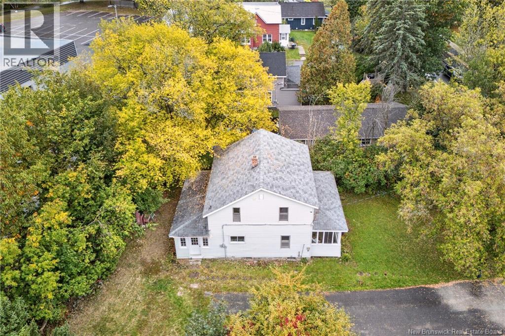 877 Barker Street Property Photo 34