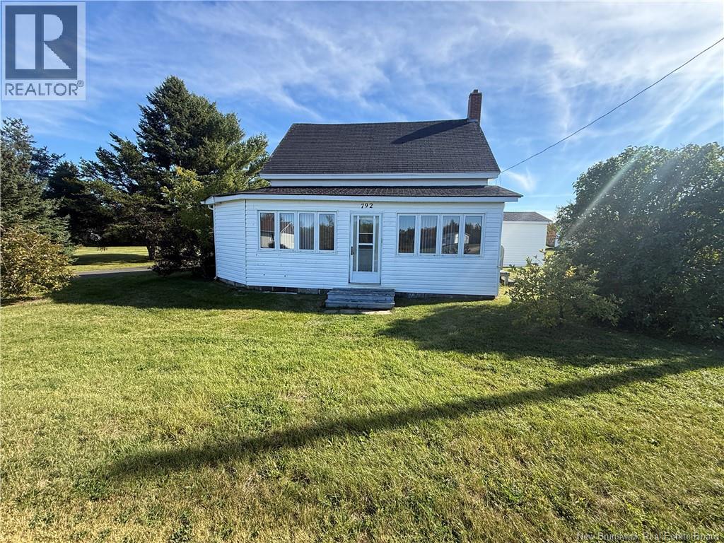 792 Rue Basque Photo de la propriété 1