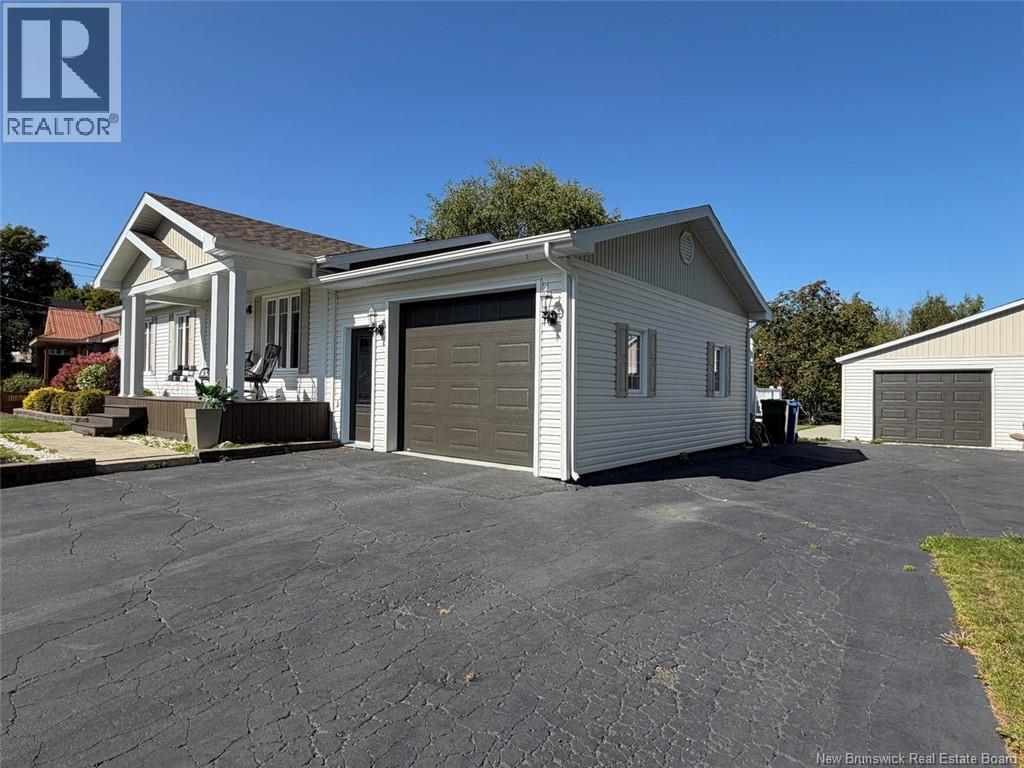 12 Eugène Street Property Photo 34