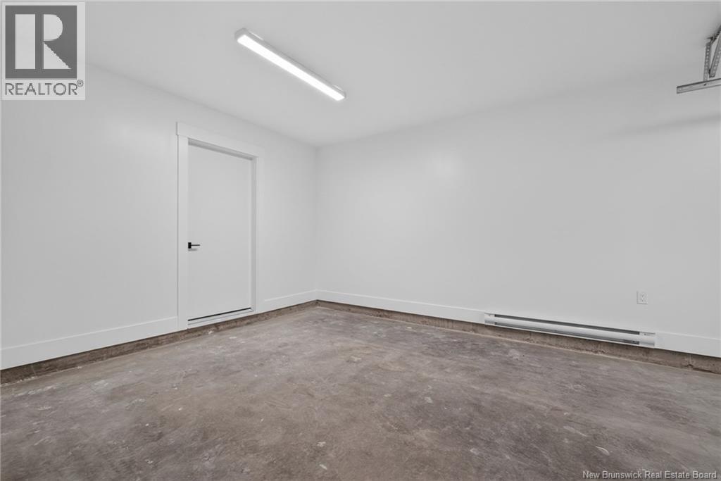 3 Avenue Denis Property Photo 6