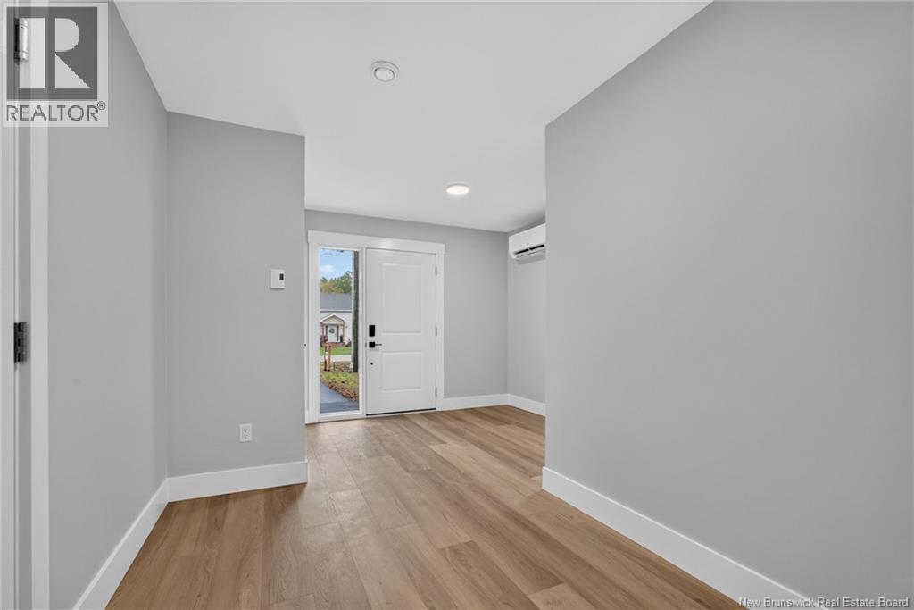 3 Avenue Denis Property Photo 9