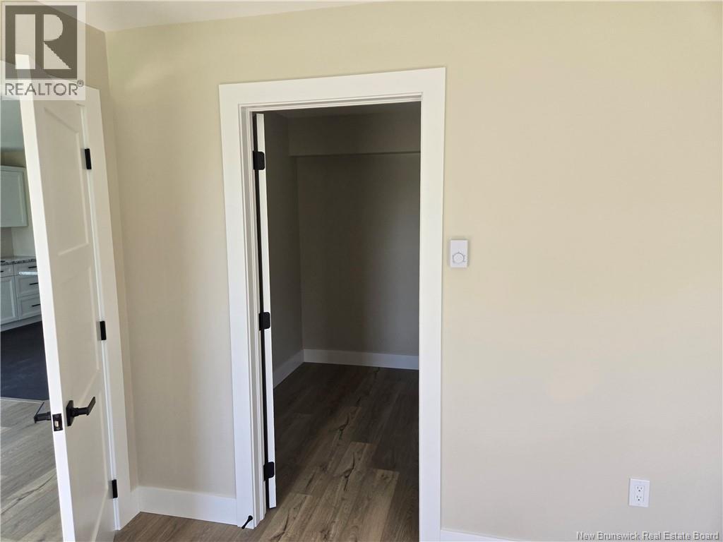 14 Burbank Street Property Photo 8