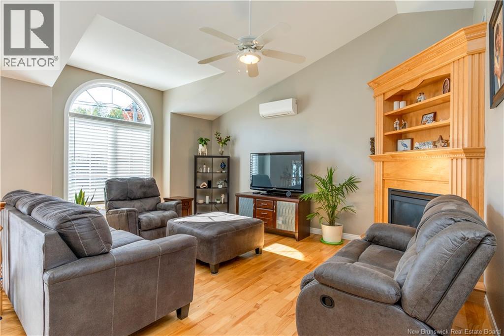 228 Herve Street Property Photo 9